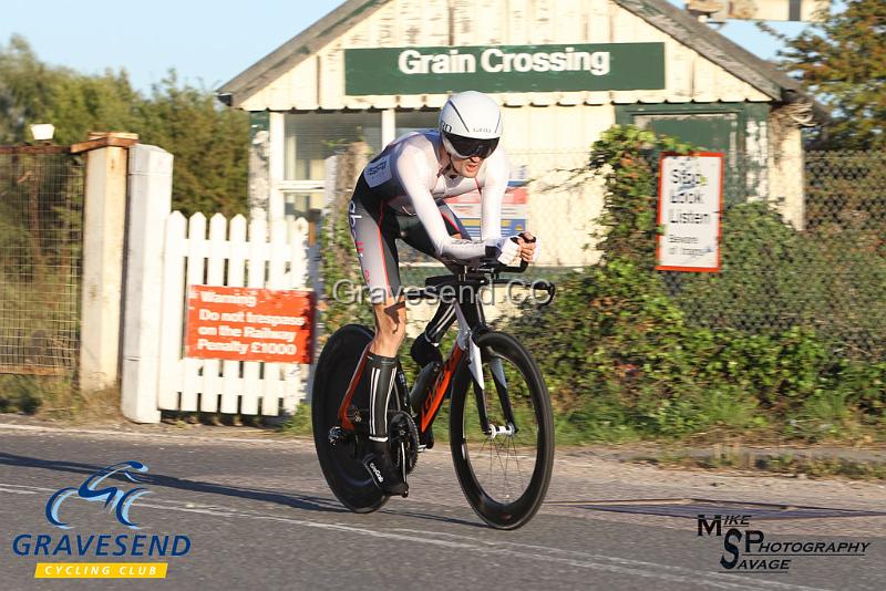 20180821-0183.jpg - Abellio SFA CC Rider Richard Jones at GCC Evening 10 Time Trial 21-August-2018.  Isle of Grain, Kent.