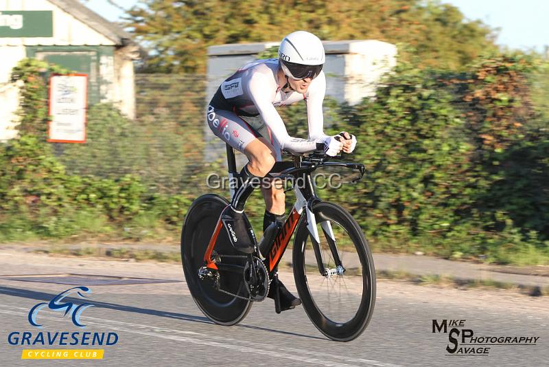 20180821-0186.jpg - Abellio SFA CC Rider Richard Jones at GCC Evening 10 Time Trial 21-August-2018.  Isle of Grain, Kent.