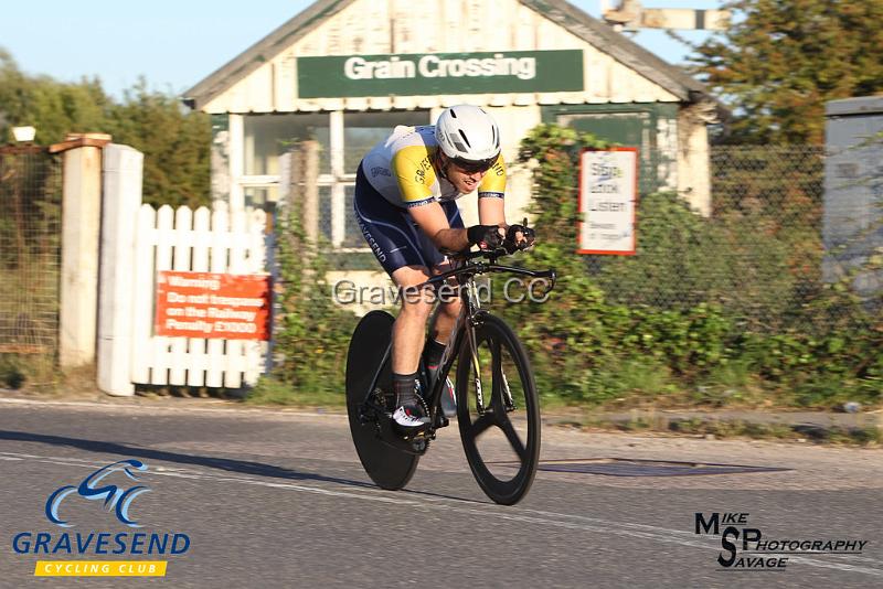 20180821-0199.jpg - GCC Rider Steve Harrington at GCC Evening 10 Time Trial 21-August-2018.  Isle of Grain, Kent.