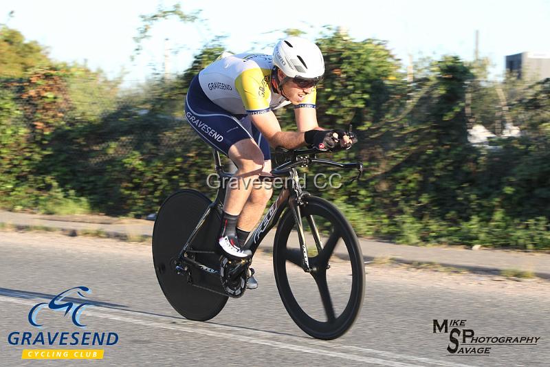 20180821-0204.jpg - GCC Rider Steve Harrington at GCC Evening 10 Time Trial 21-August-2018.  Isle of Grain, Kent.