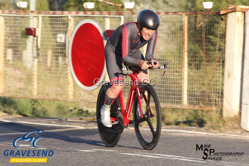 20180821-0212.jpg - Wigmore CC Rider Antony Bee at GCC Evening 10 Time Trial 21-August-2018.  Isle of Grain, Kent.