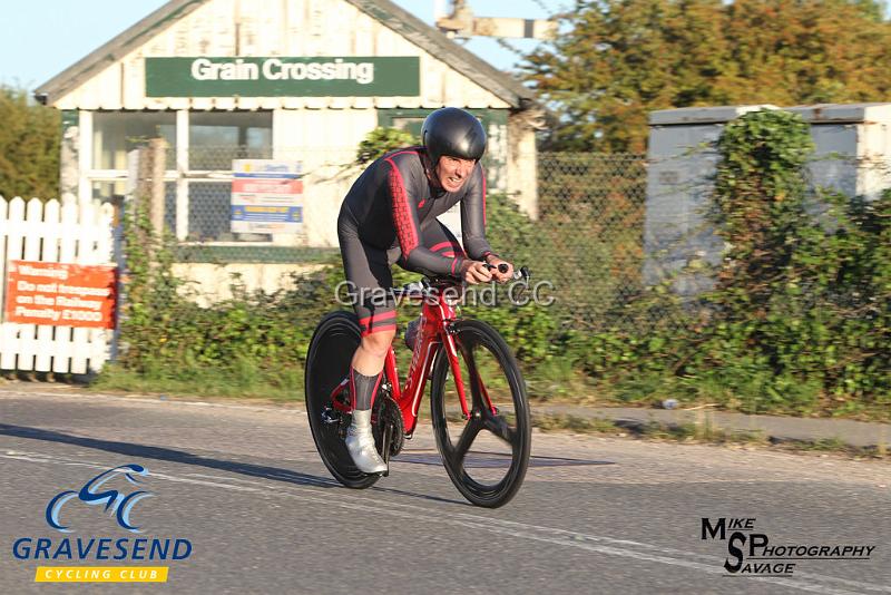 20180821-0216.jpg - Wigmore CC Rider Antony Bee at GCC Evening 10 Time Trial 21-August-2018.  Isle of Grain, Kent.