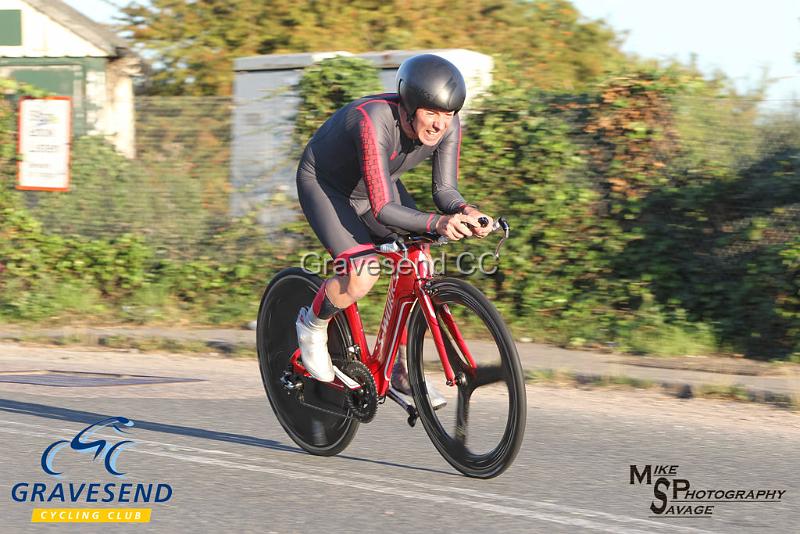 20180821-0218.jpg - Wigmore CC Rider Antony Bee at GCC Evening 10 Time Trial 21-August-2018.  Isle of Grain, Kent.