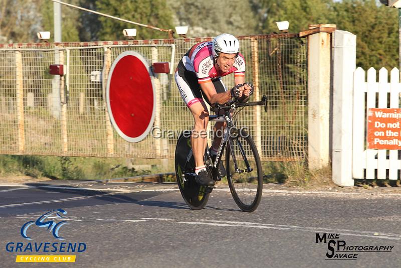 20180821-0227.jpg - Wigmore CC Rider Keith Walker at GCC Evening 10 Time Trial 21-August-2018.  Isle of Grain, Kent.