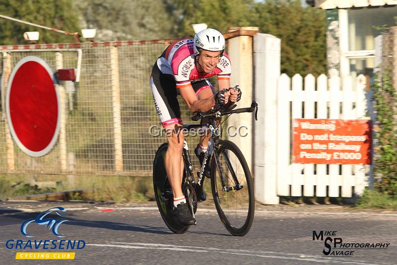 20180821-0228.jpg - Wigmore CC Rider Keith Walker at GCC Evening 10 Time Trial 21-August-2018.  Isle of Grain, Kent.