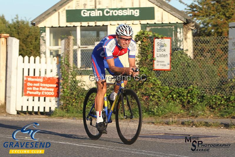 20180821-0282.jpg - GCC Rider Reg Smith at GCC Evening 10 Time Trial 21-August-2018.  Isle of Grain, Kent.