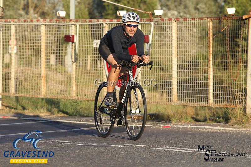 20180821-0291.jpg - GCC Rider Roger Turk at GCC Evening 10 Time Trial 21-August-2018.  Isle of Grain, Kent.