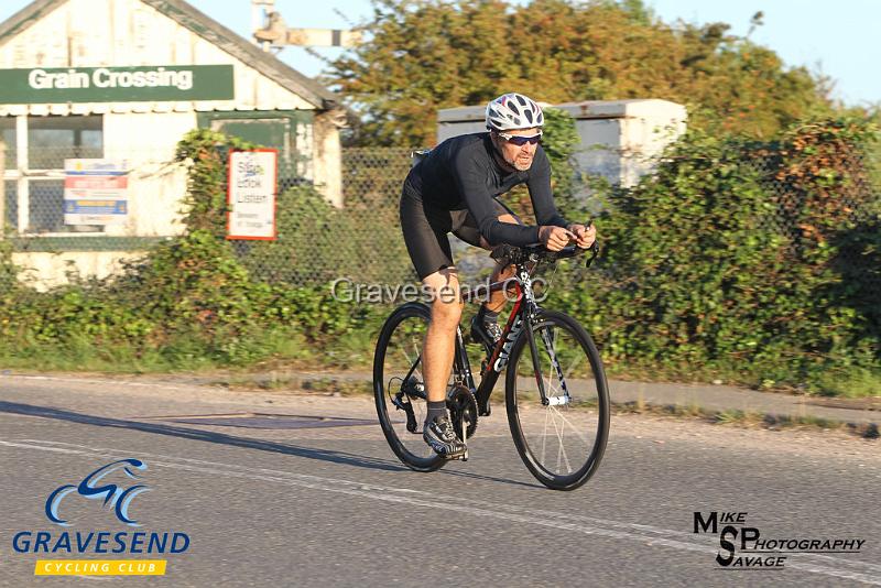 20180821-0296.jpg - GCC Rider Roger Turk at GCC Evening 10 Time Trial 21-August-2018.  Isle of Grain, Kent.