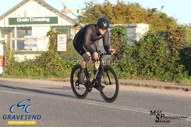 20180821-0313.jpg - Gemini VC Rider Luke Holland at GCC Evening 10 Time Trial 21-August-2018.  Isle of Grain, Kent.