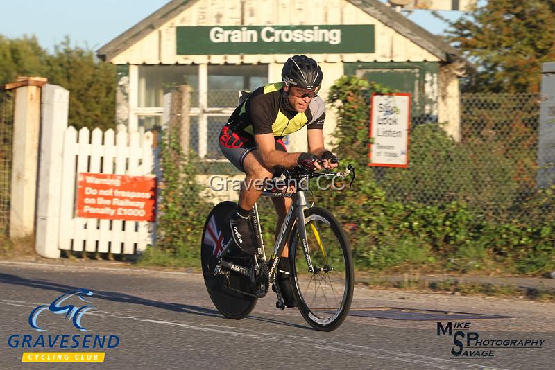 20180821-0341.jpg - Medway Tri Rider Tristan Hodges at GCC Evening 10 Time Trial 21-August-2018.  Isle of Grain, Kent.