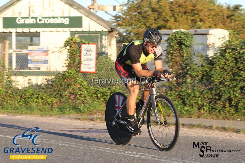 20180821-0343.jpg - Medway Tri Rider Tristan Hodges at GCC Evening 10 Time Trial 21-August-2018.  Isle of Grain, Kent.