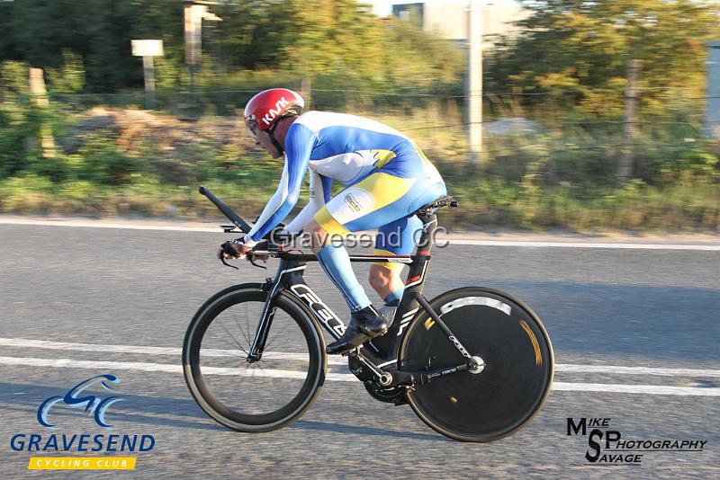 20180821-0365.jpg - CC Bexley Rider Gary Grayland at GCC Evening 10 Time Trial 21-August-2018.  Isle of Grain, Kent.