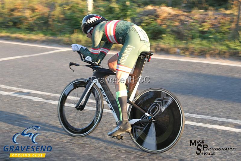 20180821-0415.jpg - Medway Velo Rider Lee Kingston at GCC Evening 10 Time Trial 21-August-2018.  Isle of Grain, Kent.