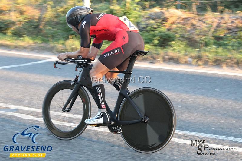 20180821-0511.jpg - GCC Rider Martin Jessup at GCC Evening 10 Time Trial 21-August-2018.  Isle of Grain, Kent.