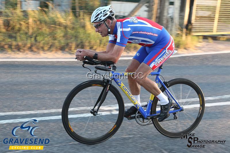 20180821-0543.jpg - GCC Rider Reg Smith at GCC Evening 10 Time Trial 21-August-2018.  Isle of Grain, Kent.