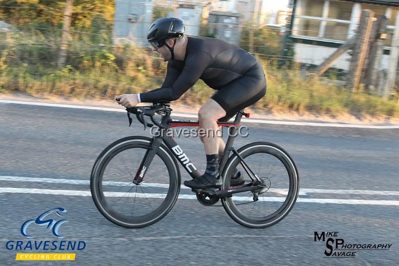 20180821-0567.jpg - Gemini VC Rider Luke Holland at GCC Evening 10 Time Trial 21-August-2018.  Isle of Grain, Kent.