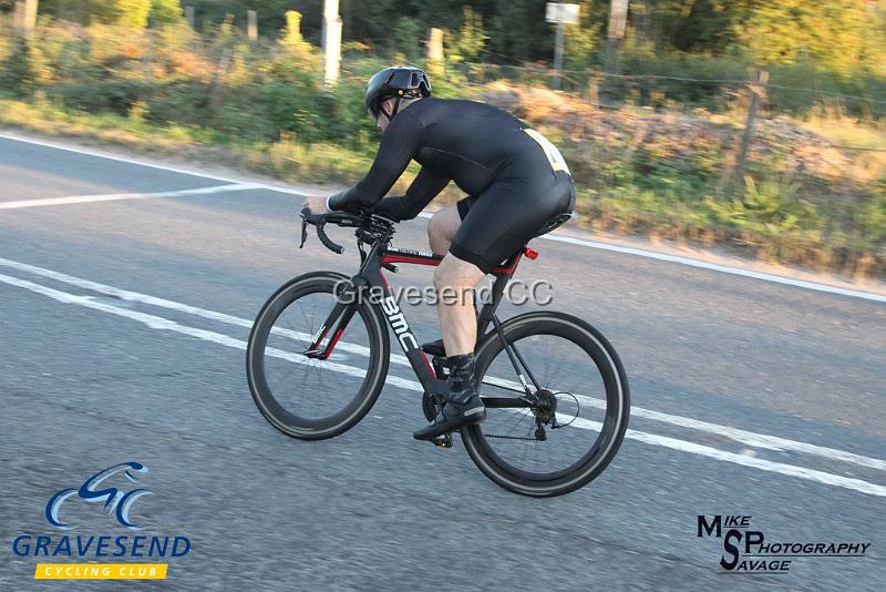20180821-0570.jpg - Gemini VC Rider Luke Holland at GCC Evening 10 Time Trial 21-August-2018.  Isle of Grain, Kent.