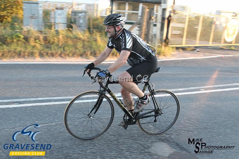 20180821-0577.jpg - Medway Tri Rider Peter Stawowski at GCC Evening 10 Time Trial 21-August-2018.  Isle of Grain, Kent.