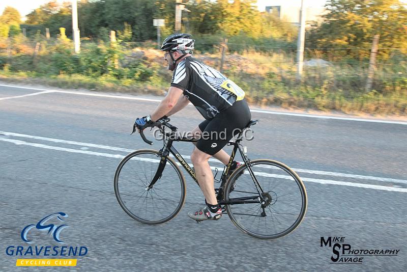 20180821-0580.jpg - Medway Tri Rider Peter Stawowski at GCC Evening 10 Time Trial 21-August-2018.  Isle of Grain, Kent.