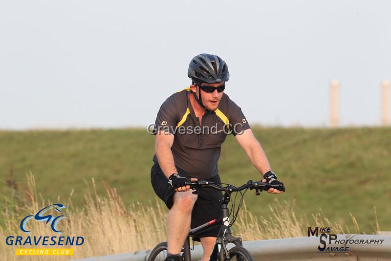 20180828-0019.jpg - GCC Rider Matthew James at GCC Evening 10 Time Trial 28-August-2018.  Isle of Grain, Kent.