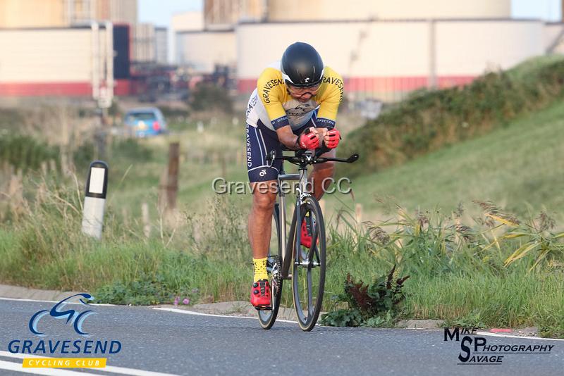 20180828-0030.jpg - GCC Rider Bob Wilson at GCC Evening 10 Time Trial 28-August-2018.  Isle of Grain, Kent.