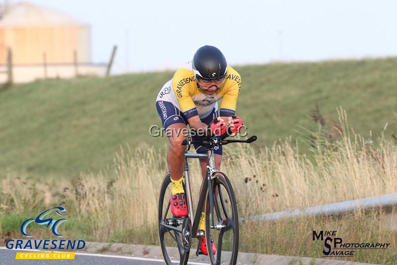 20180828-0034.jpg - GCC Rider Bob Wilson at GCC Evening 10 Time Trial 28-August-2018.  Isle of Grain, Kent.