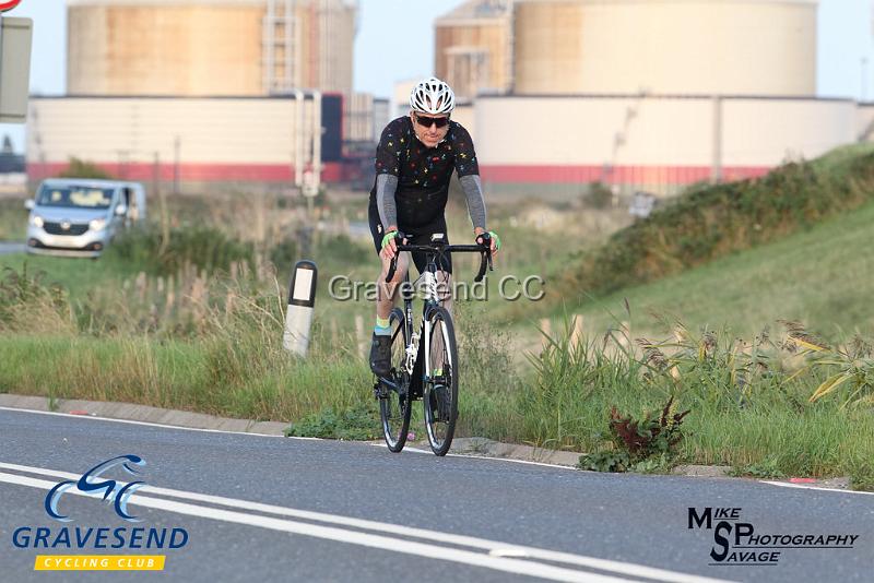 20180828-0047.jpg - GCC Rider Andy Bourner at GCC Evening 10 Time Trial 28-August-2018.  Isle of Grain, Kent.