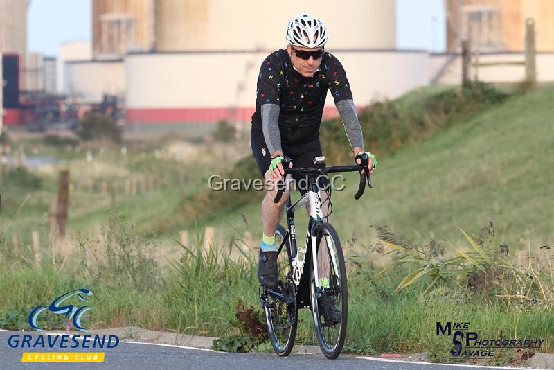 20180828-0049.jpg - GCC Rider Andy Bourner at GCC Evening 10 Time Trial 28-August-2018.  Isle of Grain, Kent.