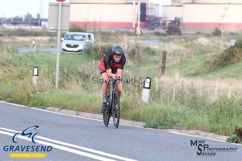 20180828-0137.jpg - GCC Rider Martin Jessup at GCC Evening 10 Time Trial 28-August-2018.  Isle of Grain, Kent.