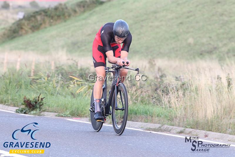 20180828-0140.jpg - GCC Rider Martin Jessup at GCC Evening 10 Time Trial 28-August-2018.  Isle of Grain, Kent.