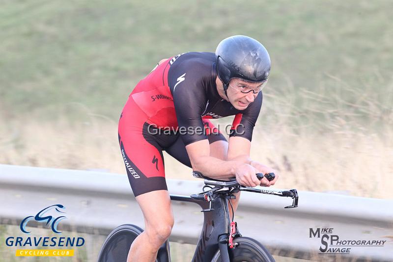 20180828-0144.jpg - GCC Rider Martin Jessup at GCC Evening 10 Time Trial 28-August-2018.  Isle of Grain, Kent.