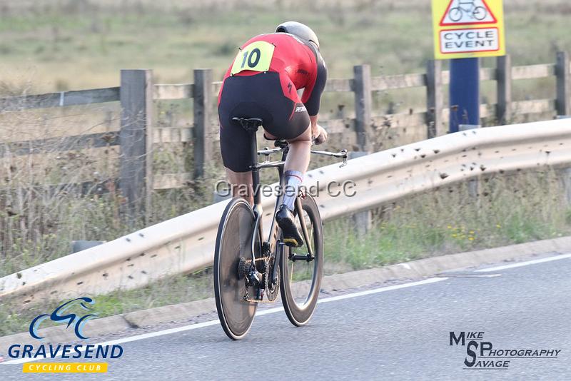 20180828-0147.jpg - GCC Rider Martin Jessup at GCC Evening 10 Time Trial 28-August-2018.  Isle of Grain, Kent.