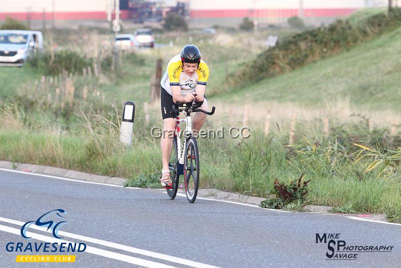 20180828-0151.jpg - GCC Rider Keith Ward at GCC Evening 10 Time Trial 28-August-2018.  Isle of Grain, Kent.