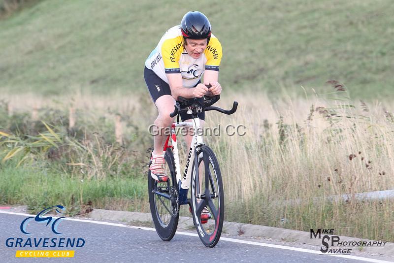 20180828-0154.jpg - GCC Rider Keith Ward at GCC Evening 10 Time Trial 28-August-2018.  Isle of Grain, Kent.