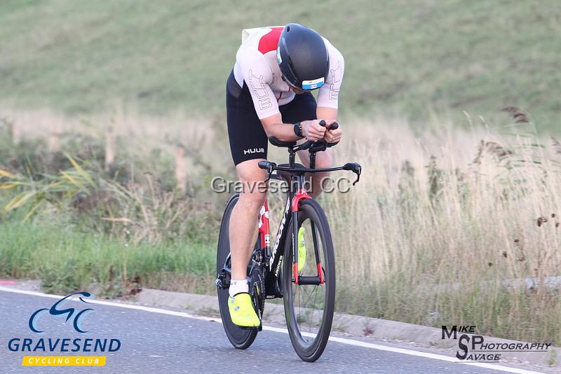 20180828-0167.jpg - Team OA Rider Nel Feakins at GCC Evening 10 Time Trial 28-August-2018.  Isle of Grain, Kent.