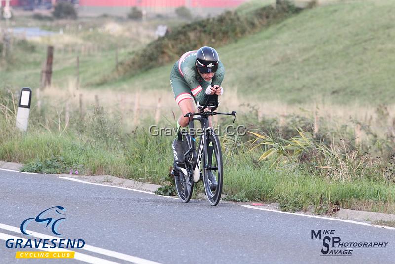 20180828-0199.jpg - Medway Velo Rider Lee Kingston at GCC Evening 10 Time Trial 28-August-2018.  Isle of Grain, Kent.