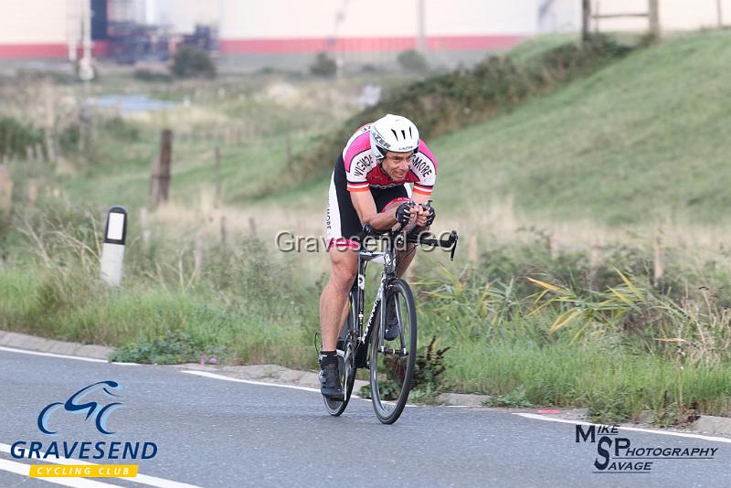 20180828-0222.jpg - Wigmore CC Rider Keith Walker at GCC Evening 10 Time Trial 28-August-2018.  Isle of Grain, Kent.