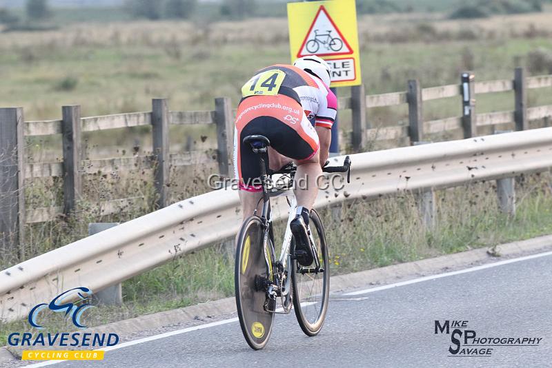20180828-0236.jpg - Wigmore CC Rider Keith Walker at GCC Evening 10 Time Trial 28-August-2018.  Isle of Grain, Kent.