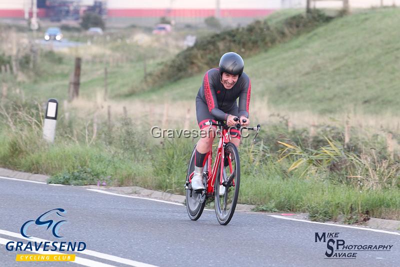 20180828-0241.jpg - Wigmore CC Rider Antony Bee at GCC Evening 10 Time Trial 28-August-2018.  Isle of Grain, Kent.