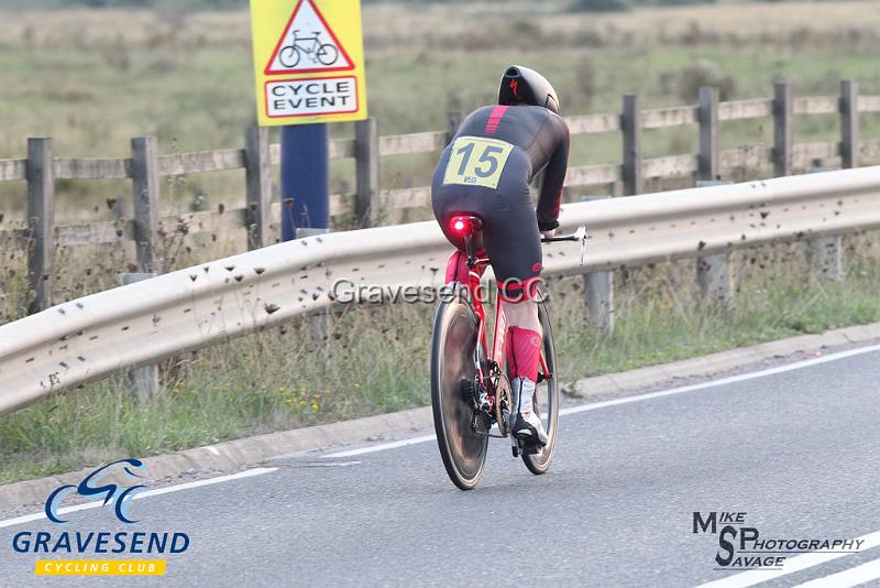20180828-0250.jpg - Wigmore CC Rider Antony Bee at GCC Evening 10 Time Trial 28-August-2018.  Isle of Grain, Kent.
