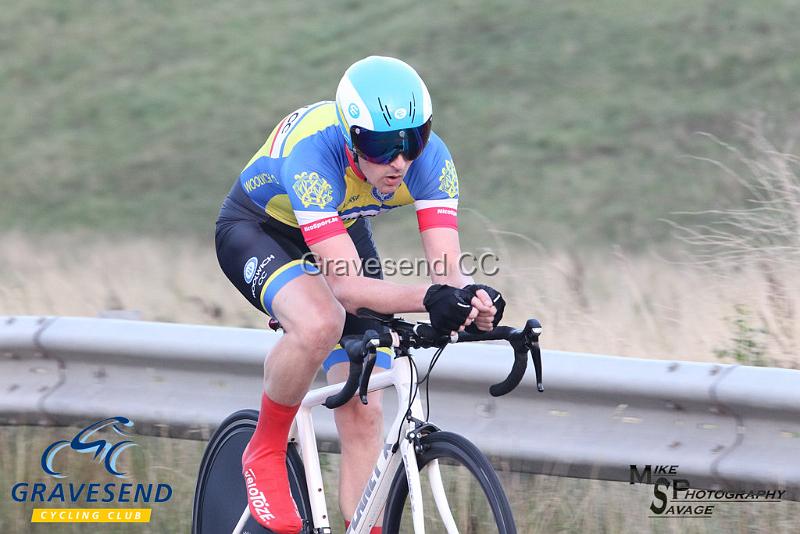 20180828-0324.jpg - Woolwich CC Rider Alex Pearson at GCC Evening 10 Time Trial 28-August-2018.  Isle of Grain, Kent.