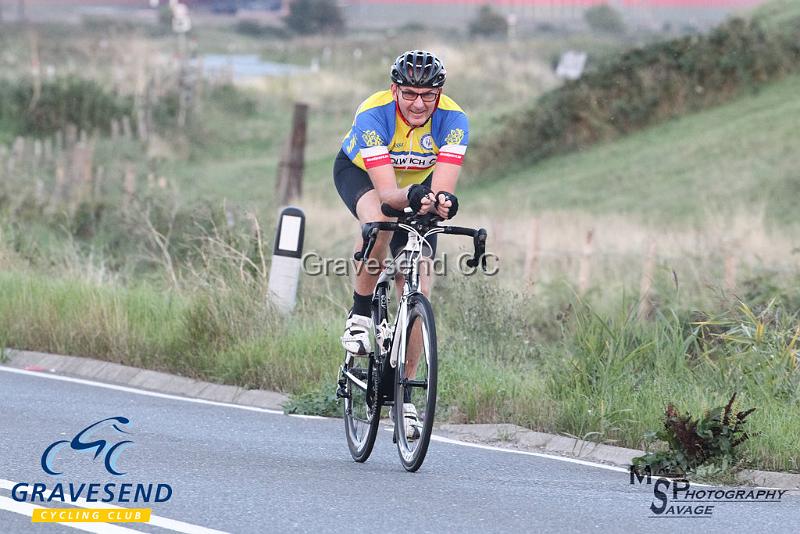 20180828-0455.jpg - Woolwich CC Rider Jon Ives at GCC Evening 10 Time Trial 28-August-2018.  Isle of Grain, Kent.