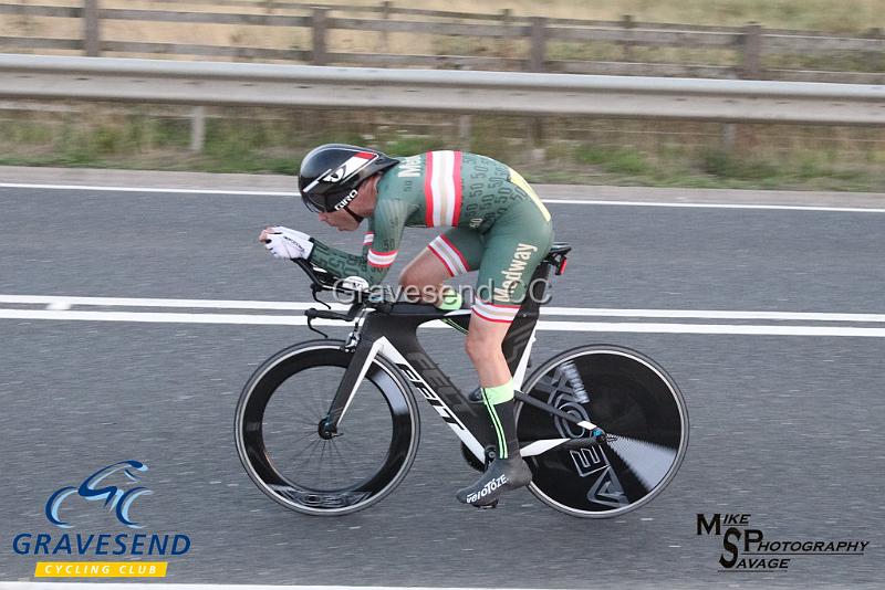 20180828-0508.jpg - Medway Velo Rider Lee Kingston at GCC Evening 10 Time Trial 28-August-2018.  Isle of Grain, Kent.