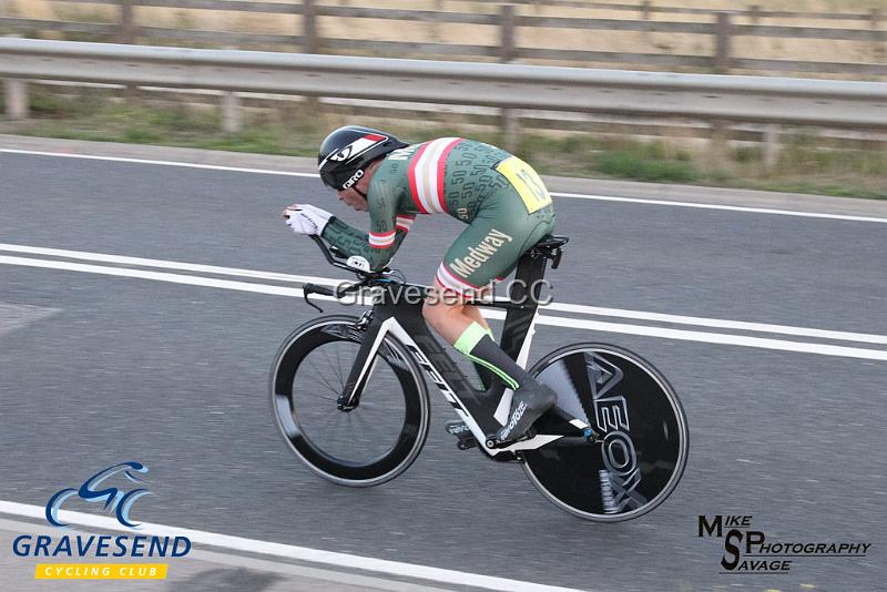 20180828-0510.jpg - Medway Velo Rider Lee Kingston at GCC Evening 10 Time Trial 28-August-2018.  Isle of Grain, Kent.