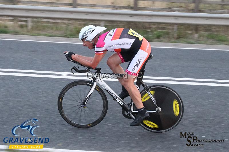 20180828-0534.jpg - Wigmore CC Rider Keith Walker at GCC Evening 10 Time Trial 28-August-2018.  Isle of Grain, Kent.