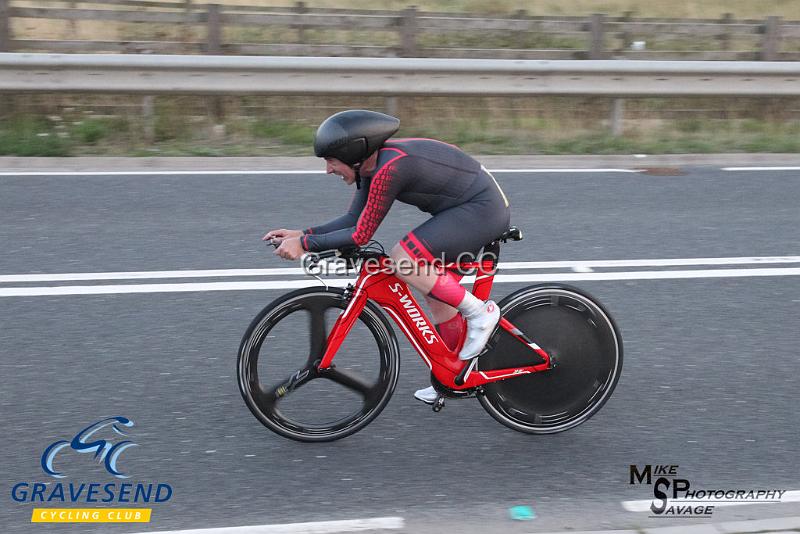 20180828-0545.jpg - Wigmore CC Rider Antony Bee at GCC Evening 10 Time Trial 28-August-2018.  Isle of Grain, Kent.