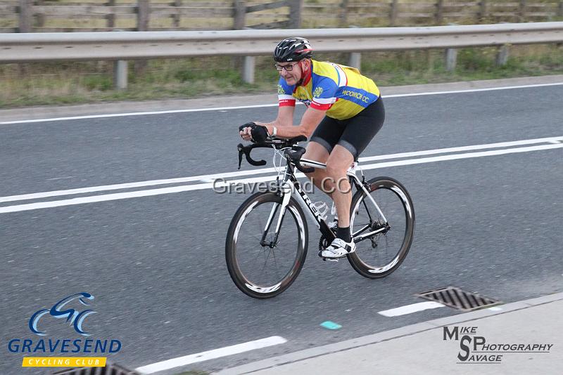 20180828-0664.jpg - Woolwich CC Rider Jon Ives at GCC Evening 10 Time Trial 28-August-2018.  Isle of Grain, Kent.