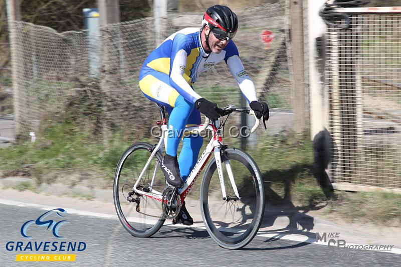20190324-0625.jpg - CC Bexley Rider Gary Grayland at GCC Sunday 10 Time Trial 24-March-2019.  Course Q10/24 Isle of Grain, Kent.