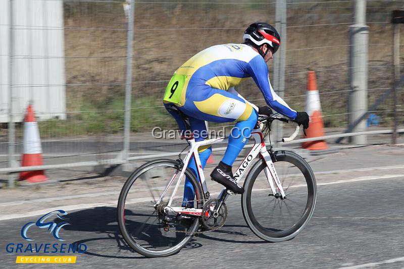 20190324-0630.jpg - CC Bexley Rider Gary Grayland at GCC Sunday 10 Time Trial 24-March-2019.  Course Q10/24 Isle of Grain, Kent.