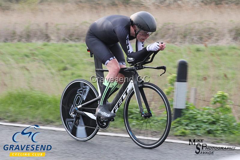 20190409-0071.jpg - Medway Velo Rider Lee Kingston at GCC Evening 10 Time Trial 09-April-2019.  Course Q10/24 Isle of Grain, Kent.